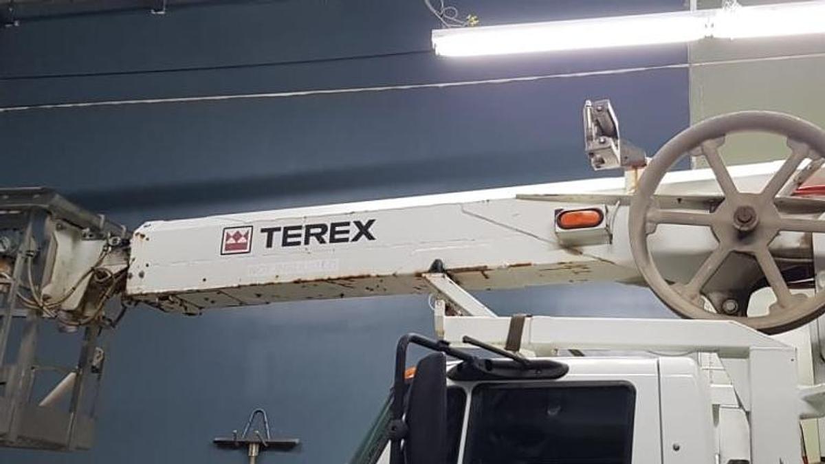 Used 2005 International DuraStar 4300 Terex High Ranger Cable Placer