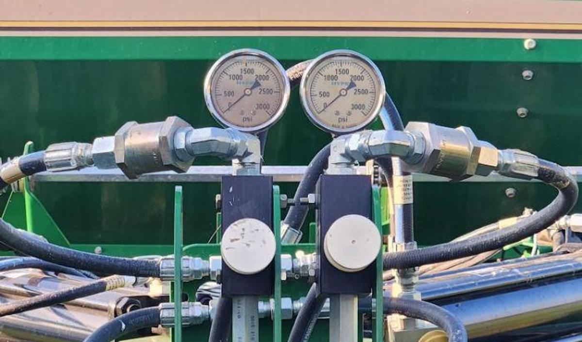 Used 2017 GREAT PLAINS 3S3000HD Grain Drill