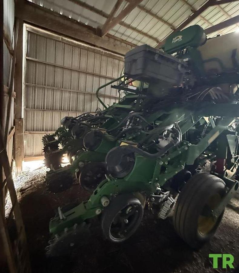 Used 2021 John Deere 1795 ExactEmerge 12/23 Split-Row Planter