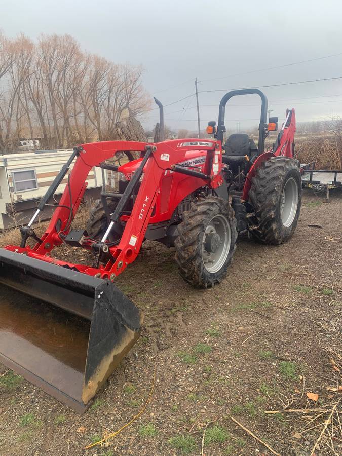 2016 Massey Ferguson 2607H Tractor