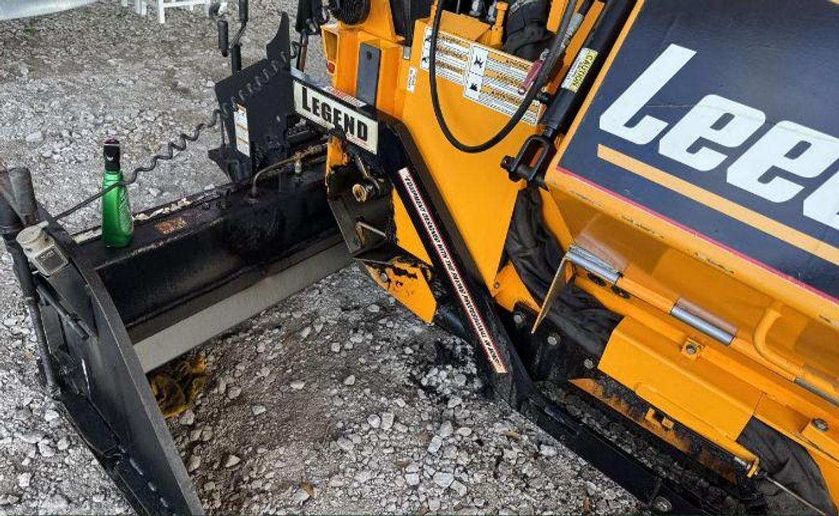 Used 2023 Leeboy 7000C