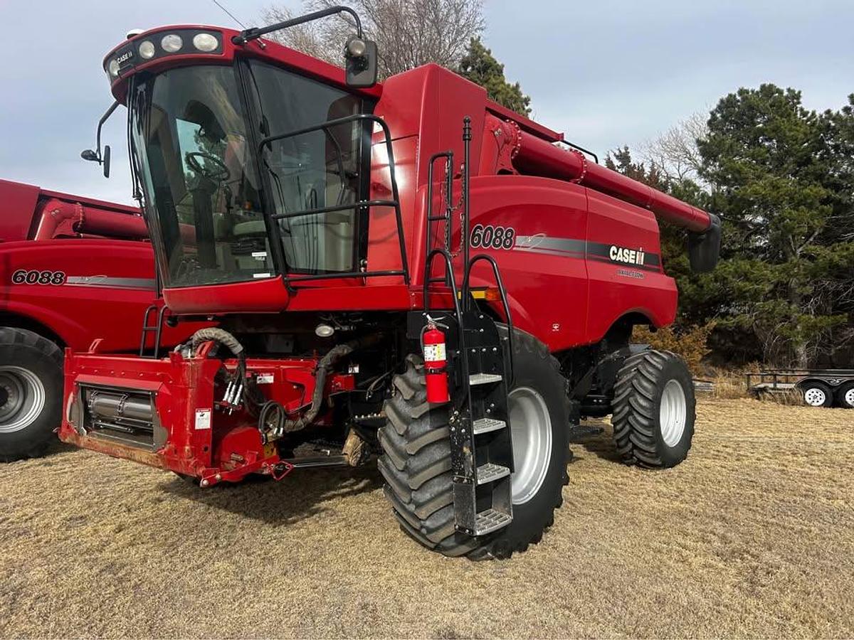 Used 2010 Case IH 6088 Combine