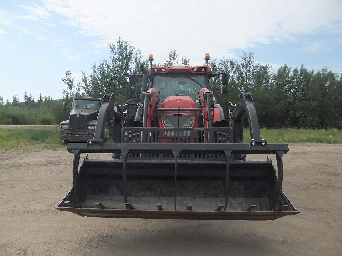 Used 2020 McCormick X7.650 Tractor with Loader