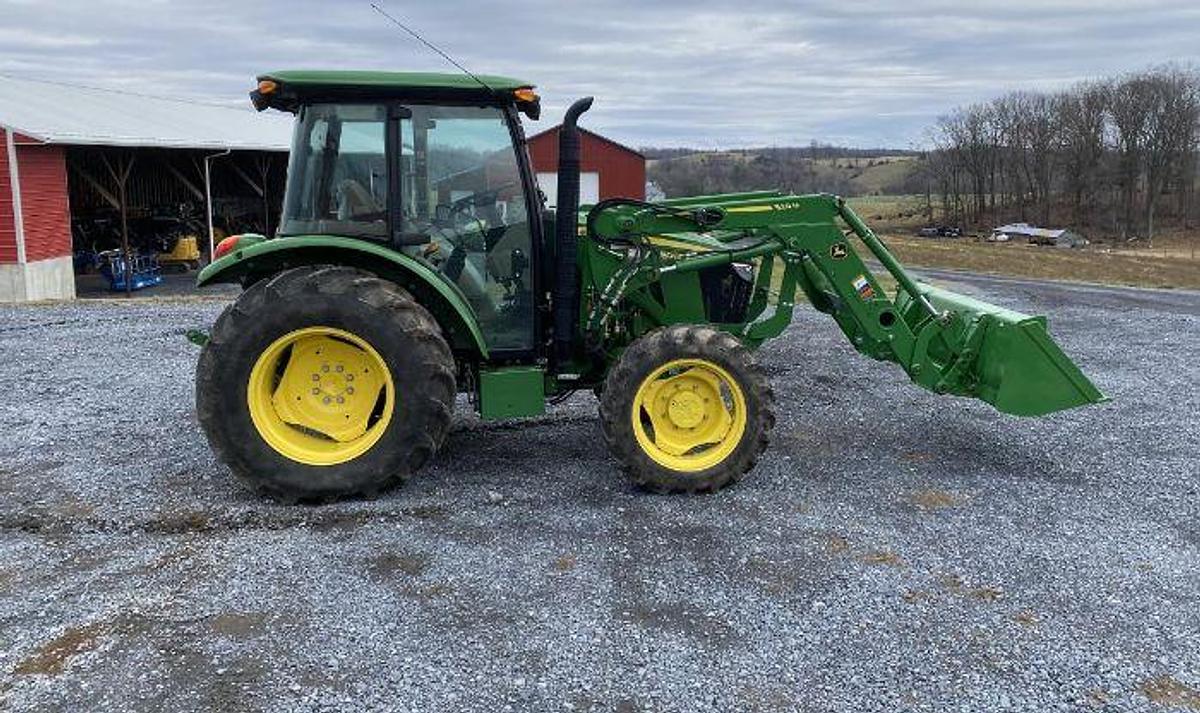 Used 2021 JOHN DEERE 5065E