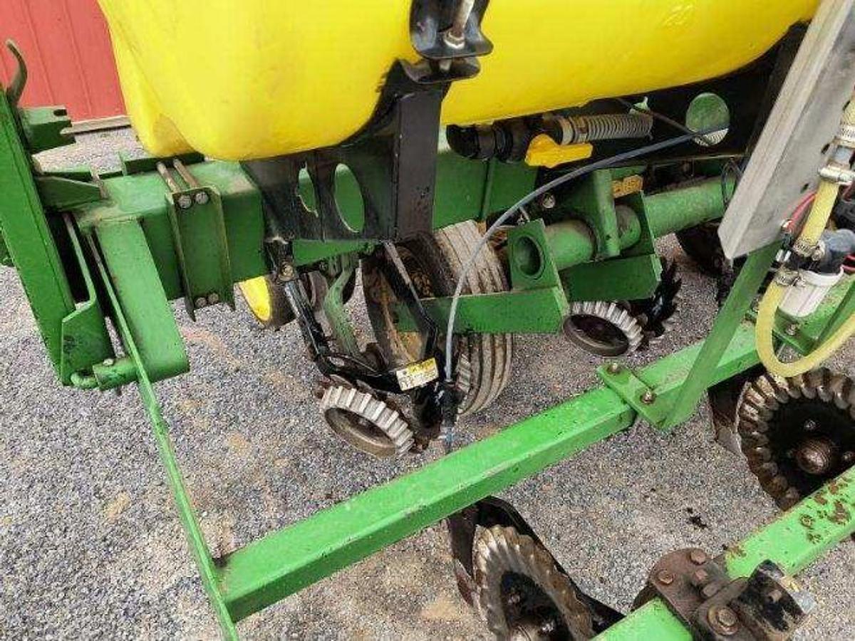 Used 2000 JOHN DEERE 7000 4R-30