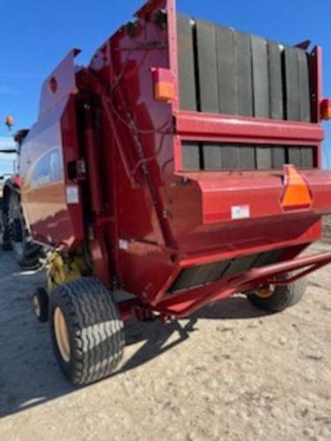 Used 2010 NEW HOLLAND BR7090