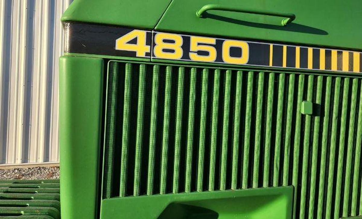 Used 1985 JOHN DEERE 4850