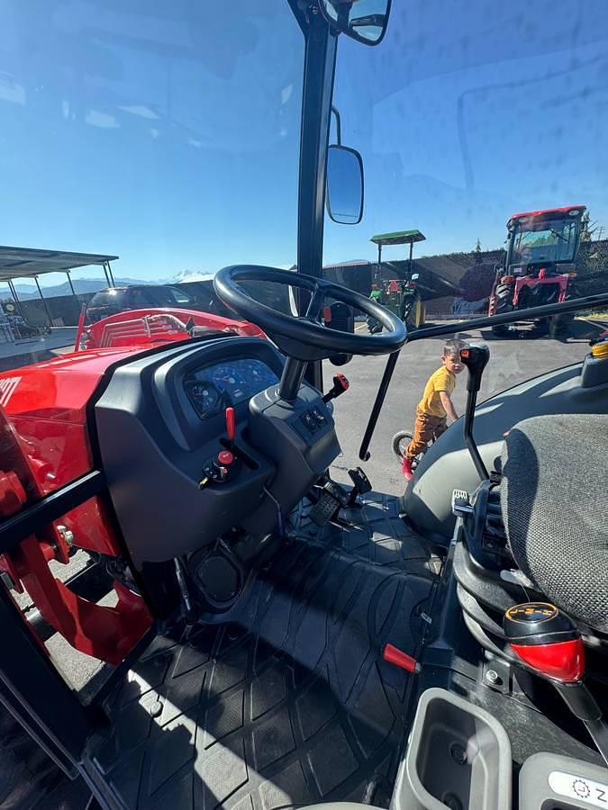 Used 2023 Kioti CK3520SEHST tractor