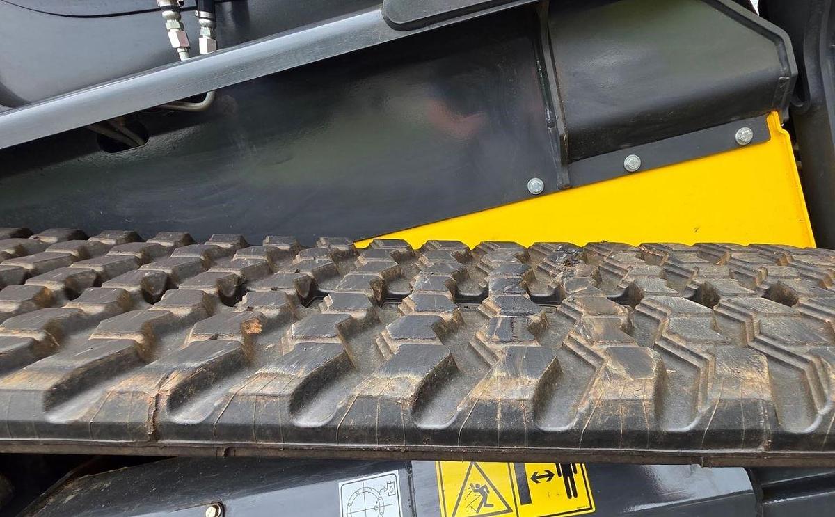 Used 2023 New Holland C332
