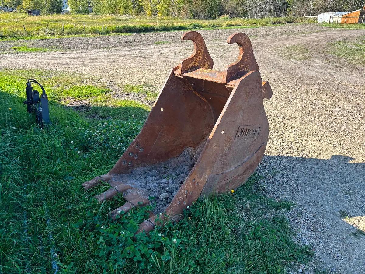 Used 2011 Caterpillar 328D LCR Excavator