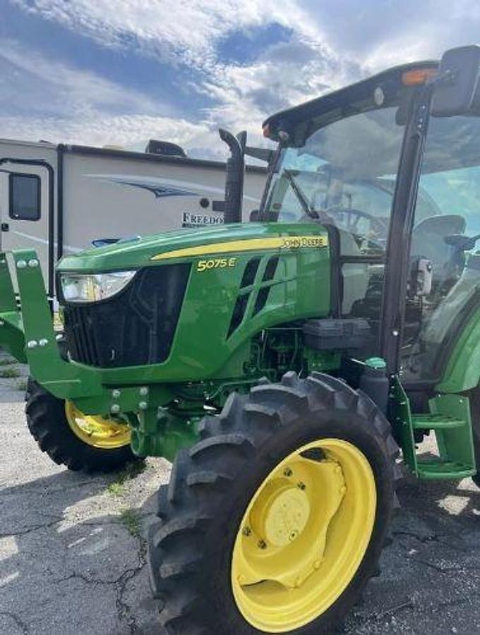 Used 2018 JOHN DEERE 5075E