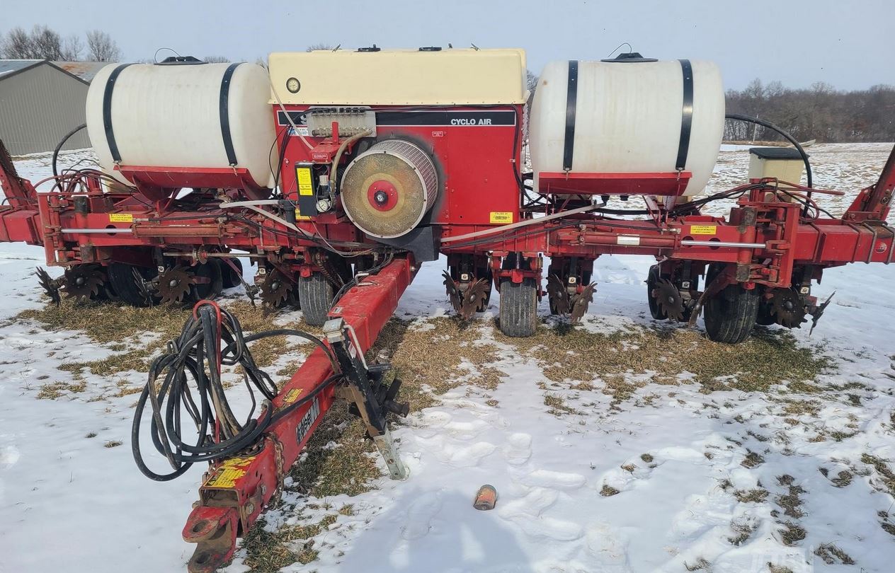 Used 1993 CASE IH 900 Planter