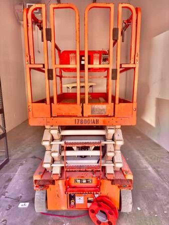 Used 2014 Snorkel S4732E