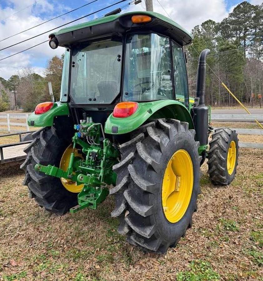 Used 2022 John Deere 5100e