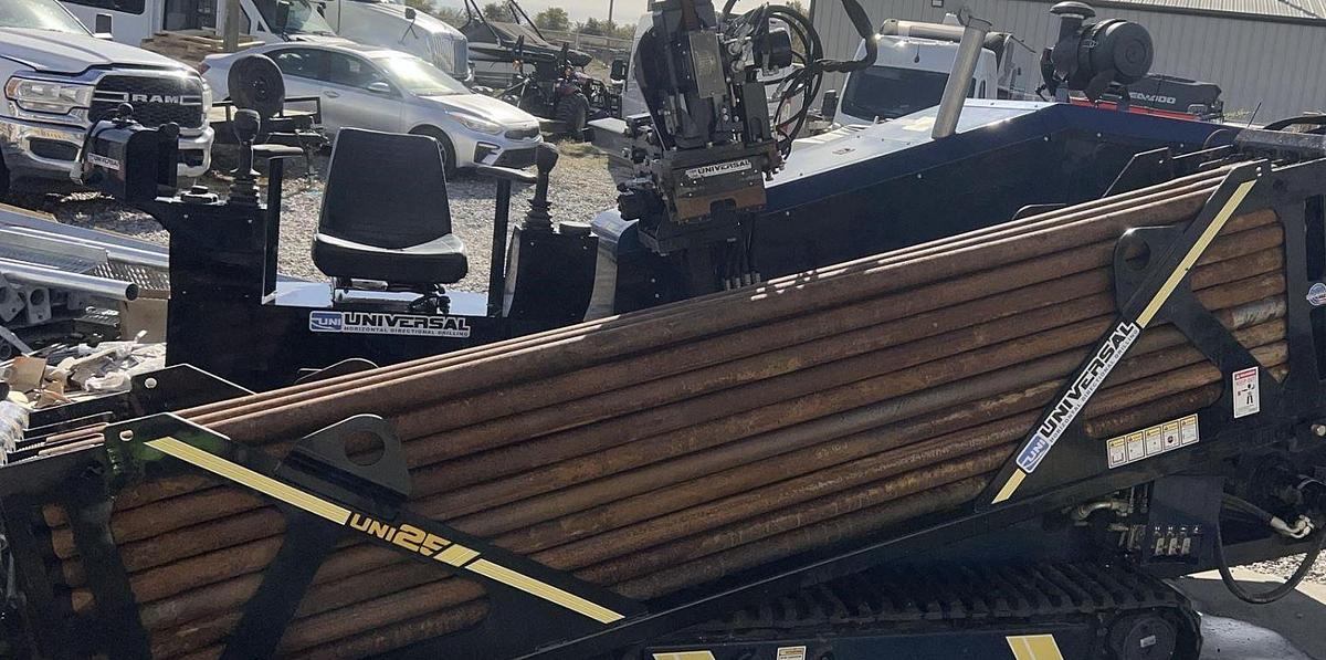 Used 2023 Universal 22X22