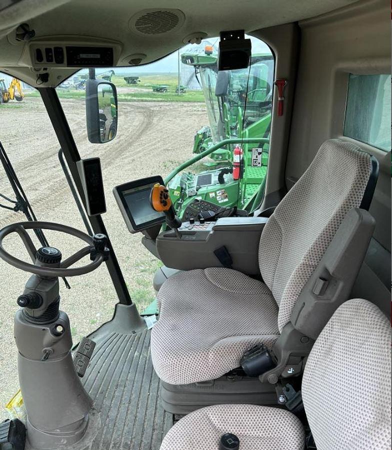 Used 2013 John Deere S670 Combine