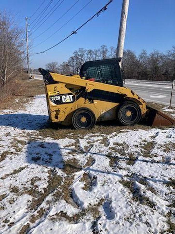 Used 2015 CATERPILLAR Skid Steer 272