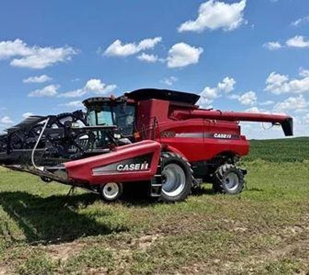 Used 2014 Case IH 7230 Combine