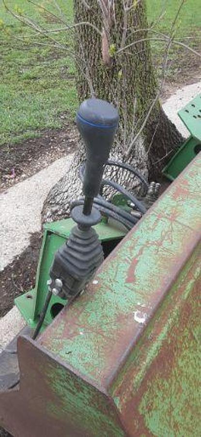 Used 1999 JOHN DEERE 740 Loader