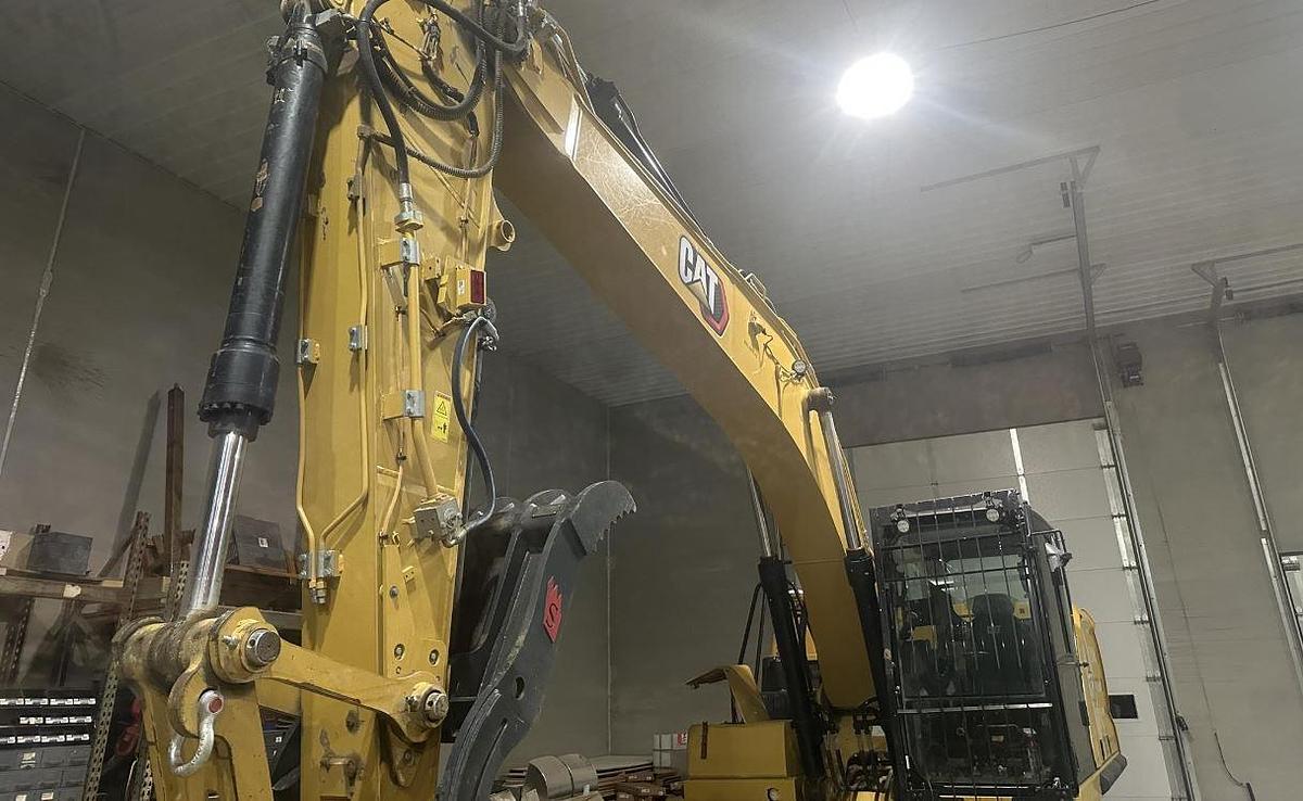 Used 2021 Caterpillar 323 Excavator