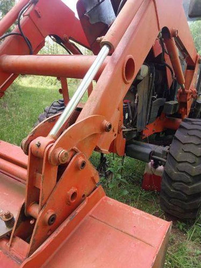 Used 2006 Kubota 7040