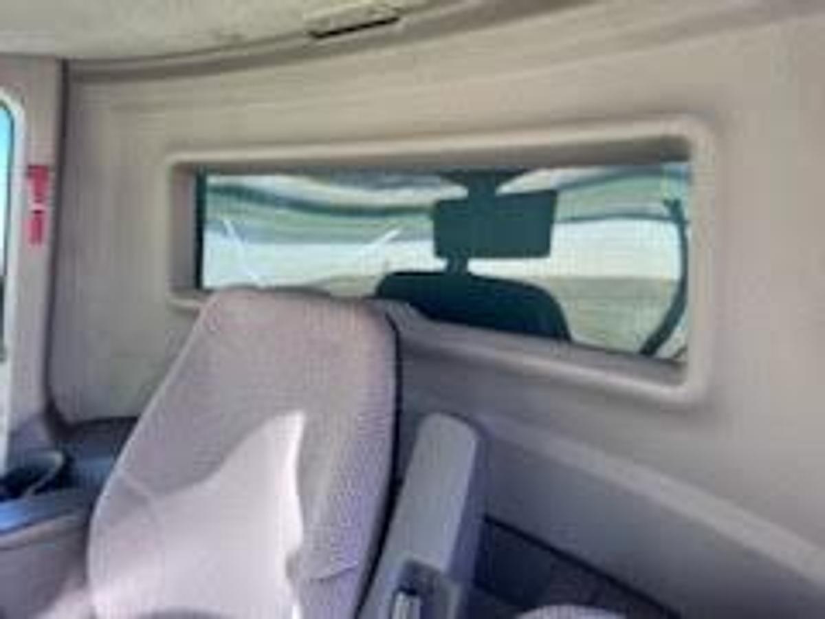 Used 2014 John Deere S670 Combine