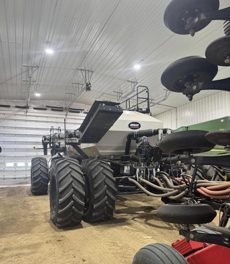 Used 2018 Bourgault 3820-60 & 2021 9950 Cart