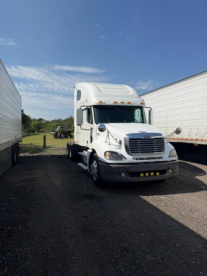 Used 2010 Freightliner Columbia