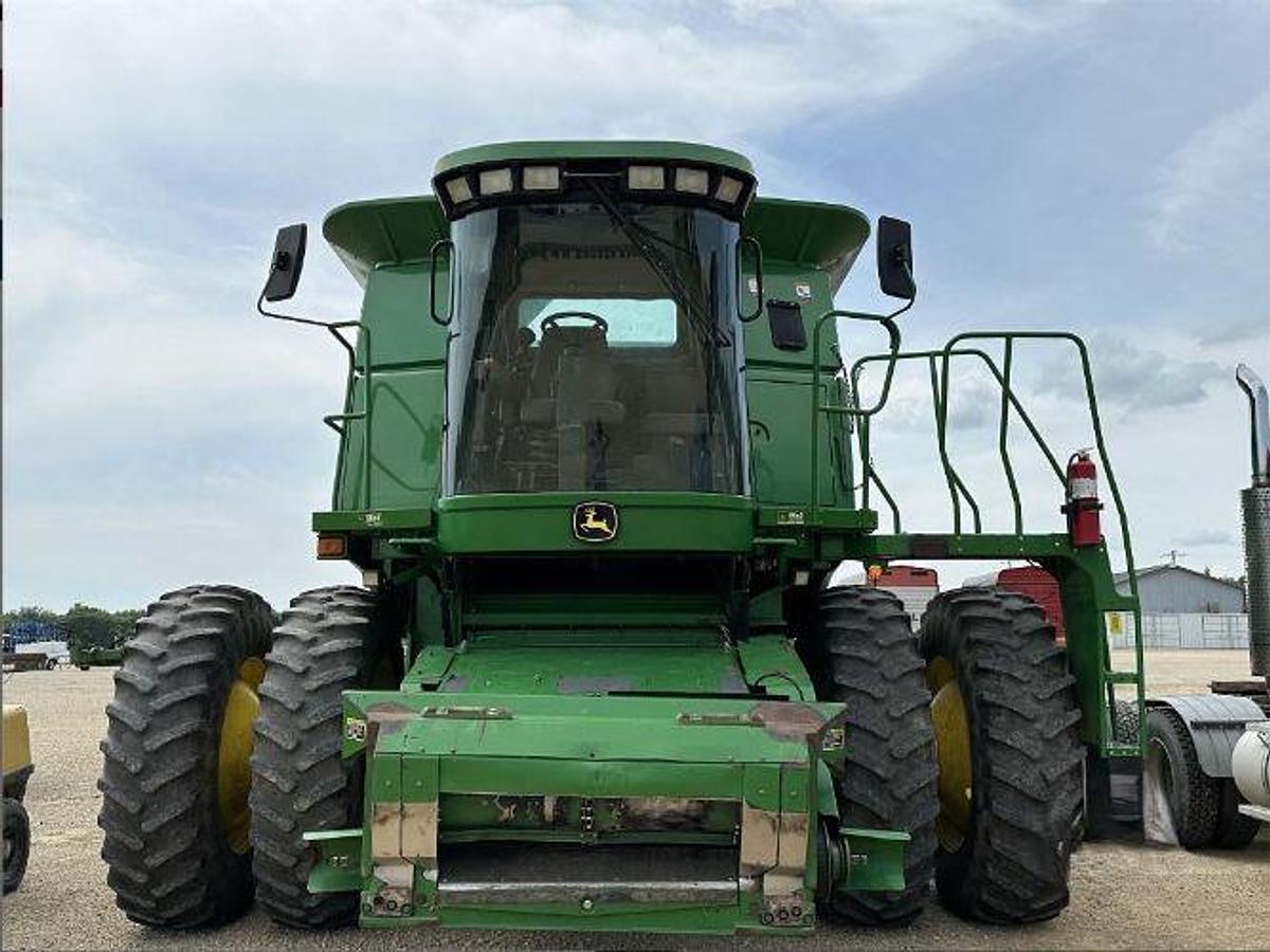 Used 2002 JOHN DEERE 9750 STS