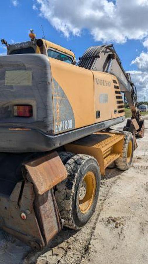 Used 2005 Volvo EW180B