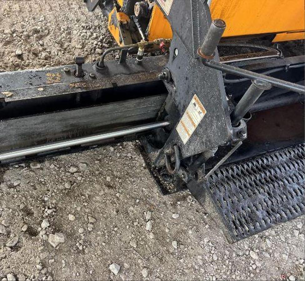 Used 2023 Leeboy 7000C