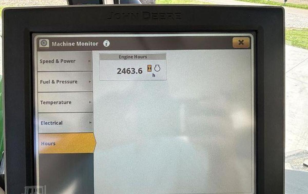 Used 2015 JOHN DEERE 8320R