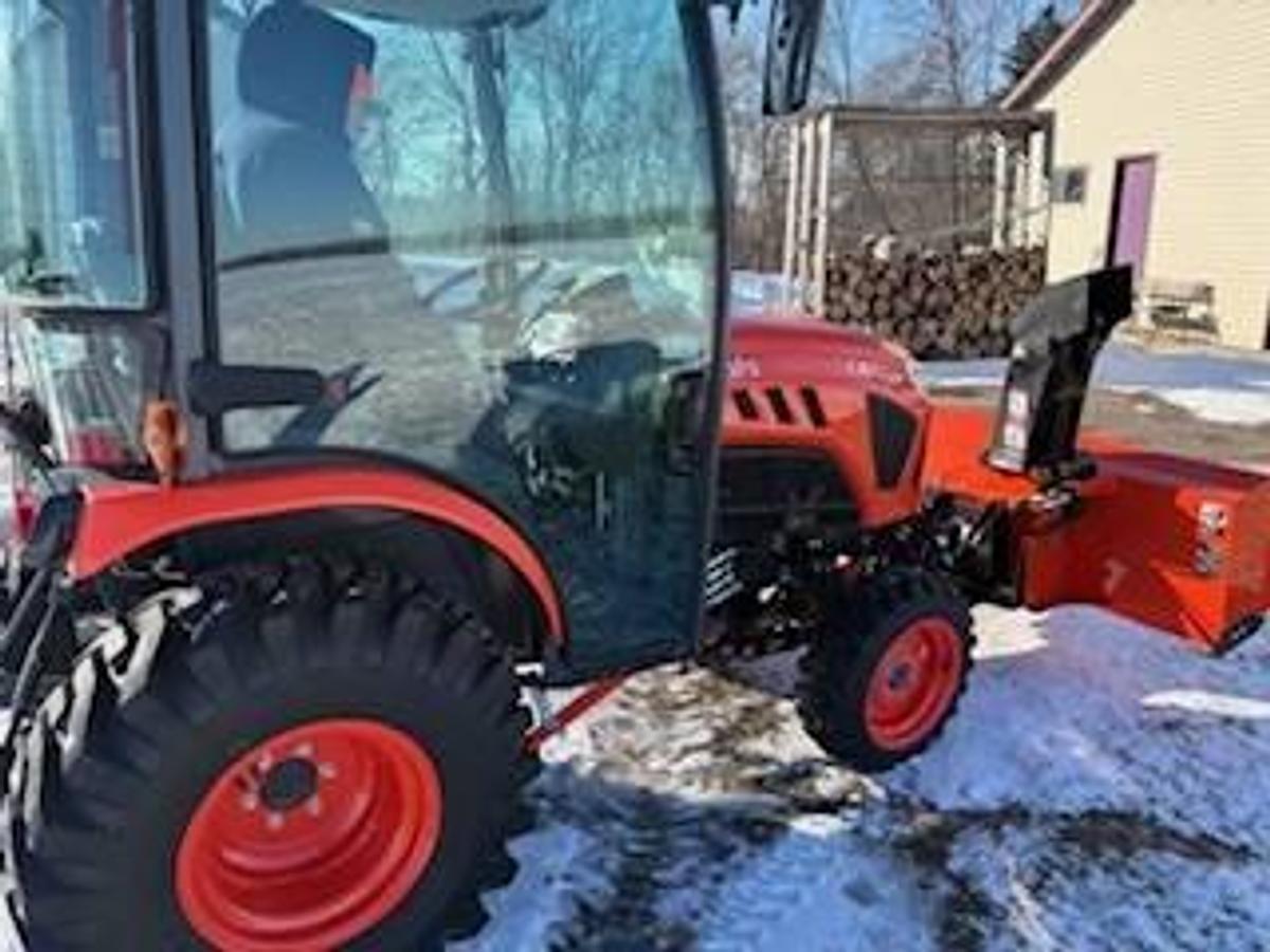 Used 2020 Kubota 2610 TRACTOR, BLOWER, MOWER