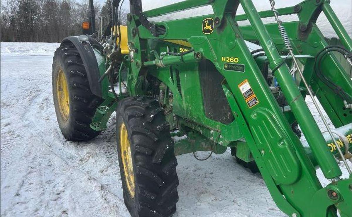 Used 2012 JOHN DEERE 5085m