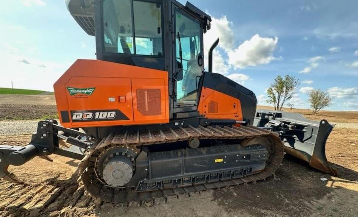 Used 2023 Develon D100