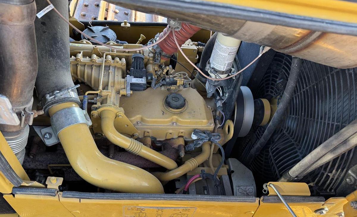 Used 2015 Caterpillar D6N LGP Skid Steer