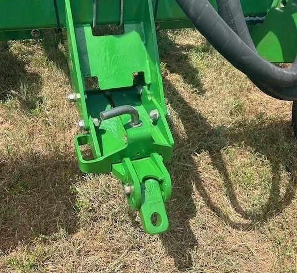 Used 2011 JOHN DEERE 2510H Fertilizer Applicator