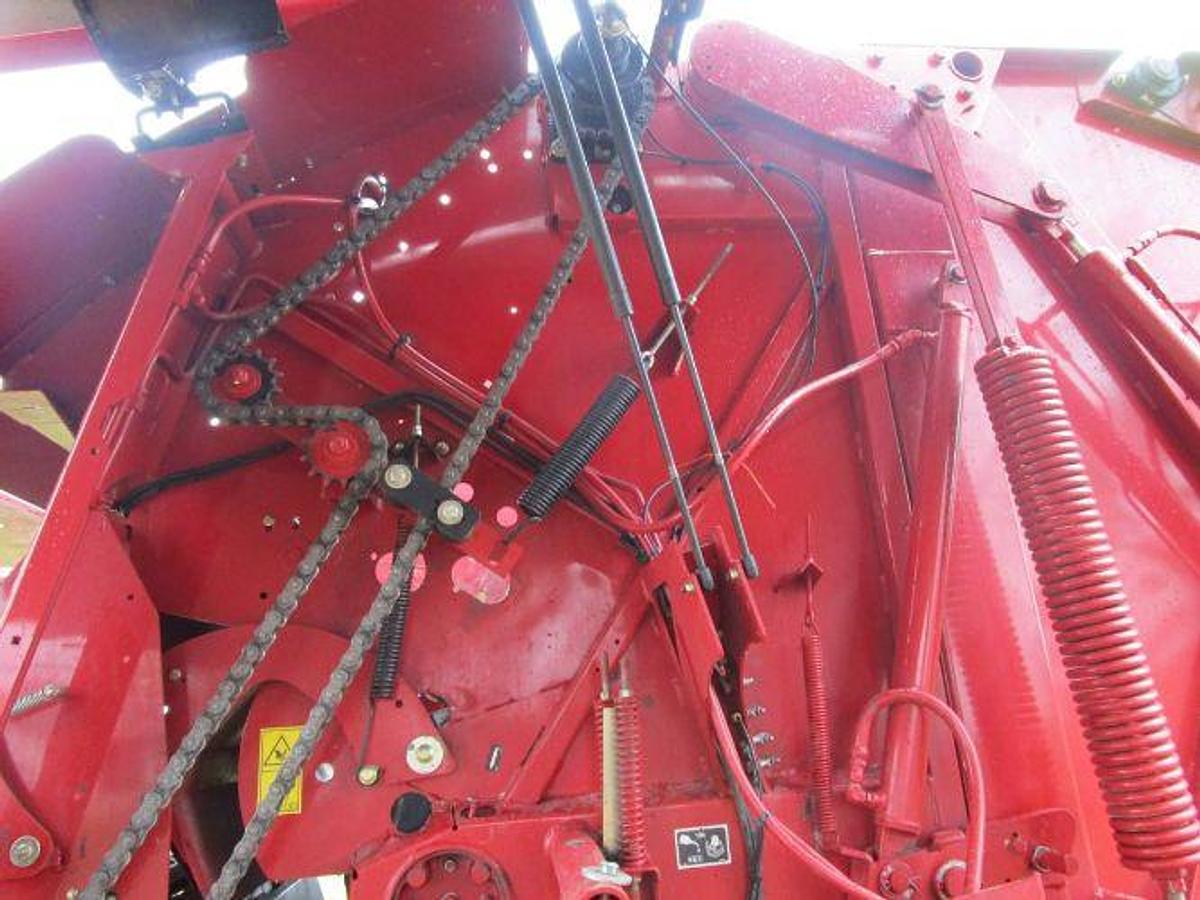 Used 2016 NEW HOLLAND Roll Belt 460