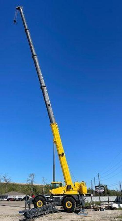 Used 2008 Grove RT890E