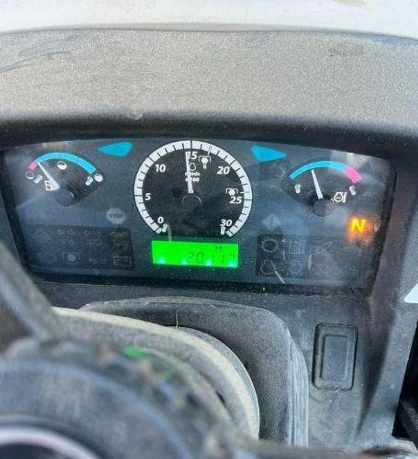 Used 2014 JOHN DEERE 5075E