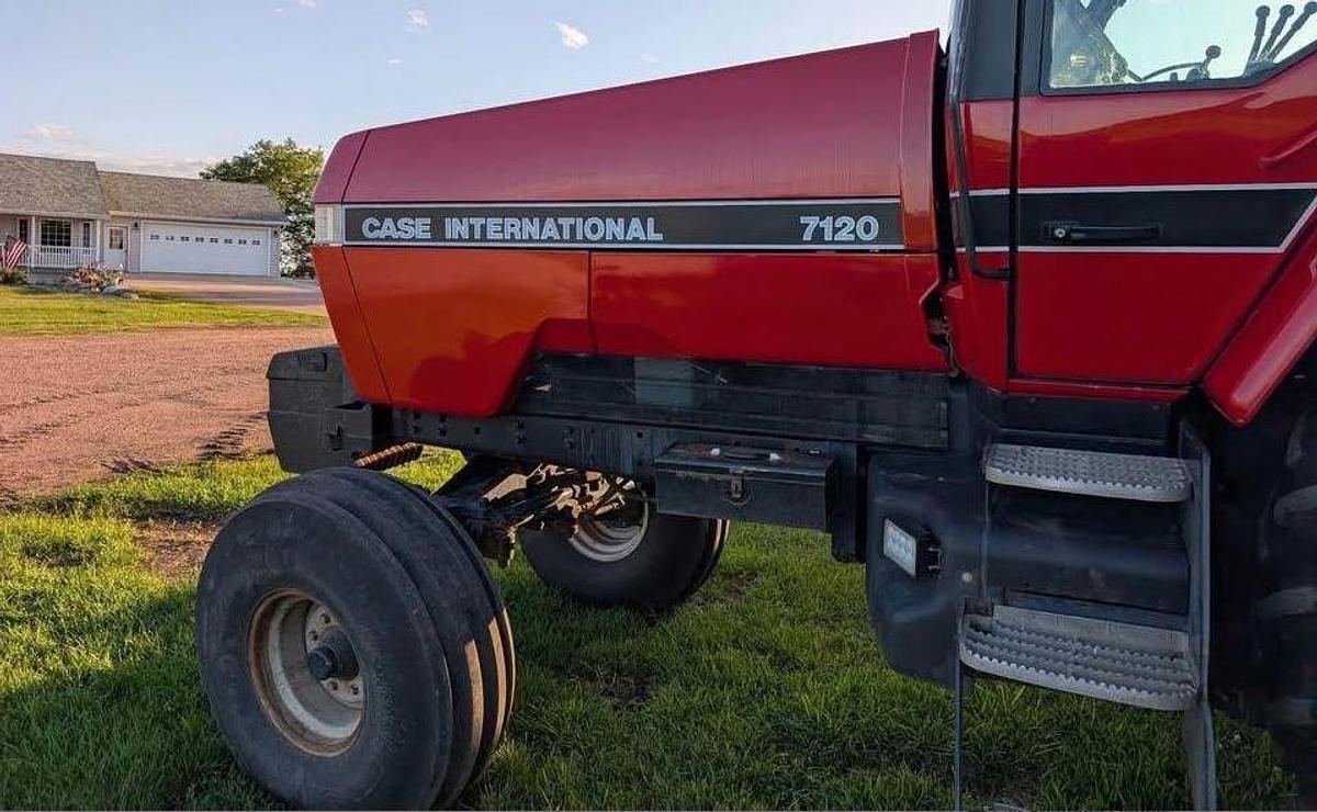 Used 1992 CASE IH 7120