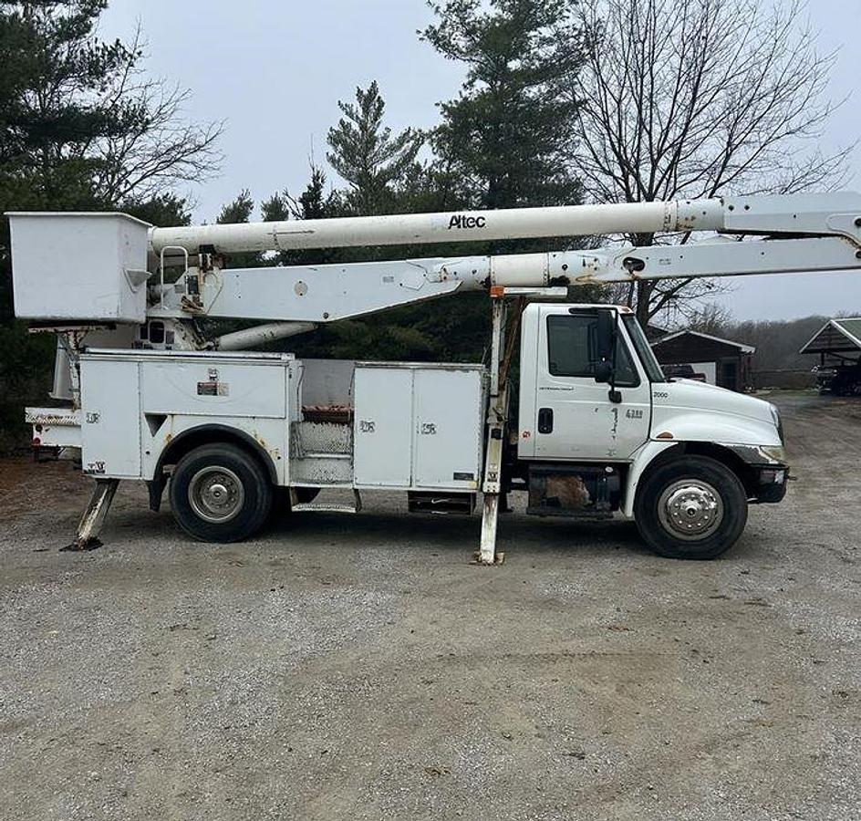 Used 2008 ALTEC AA755MH MOUNTED ON 2008 INTERNATIONAL DURASTAR 4300