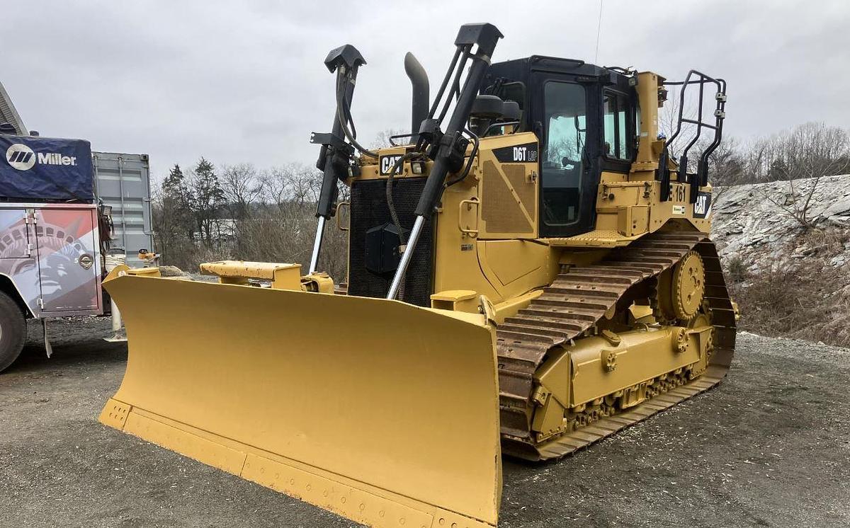 Used 2015 Caterpillar D6T