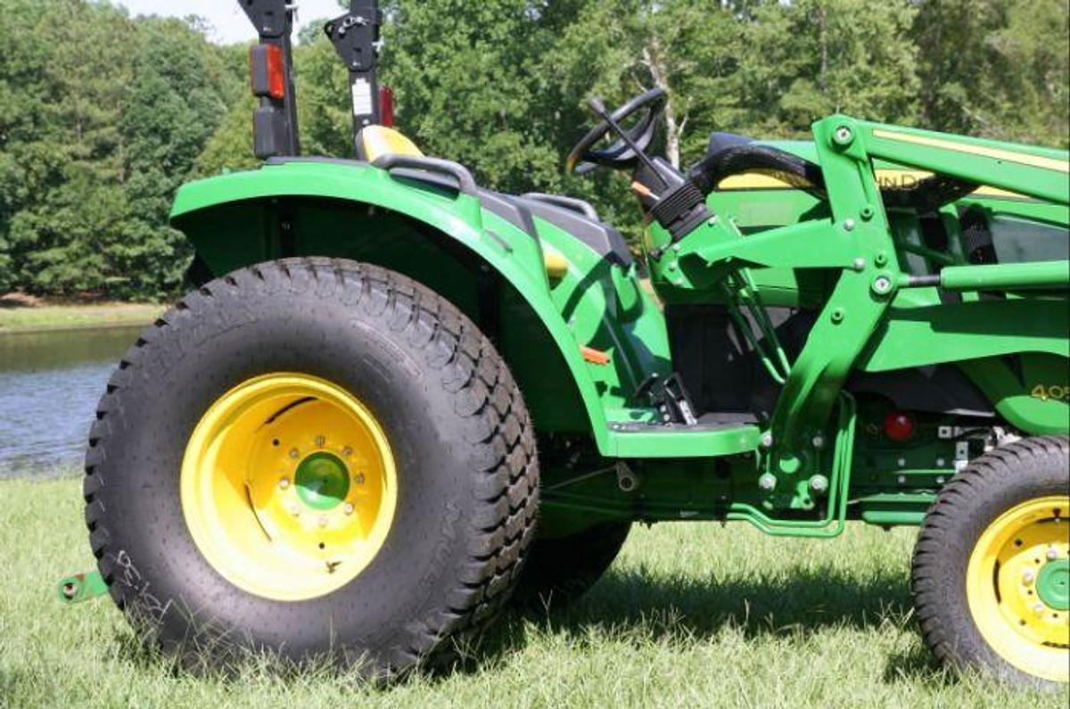 Used 2017 JOHN DEERE 4052M