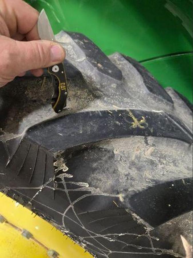 Used 2013 JOHN DEERE 7230R