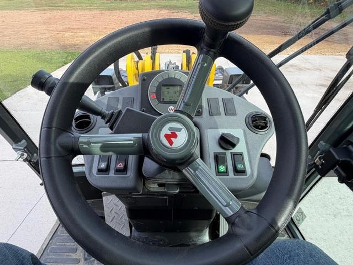 Used 2004 WACKER NEUSON Wheel Loader + Attachment