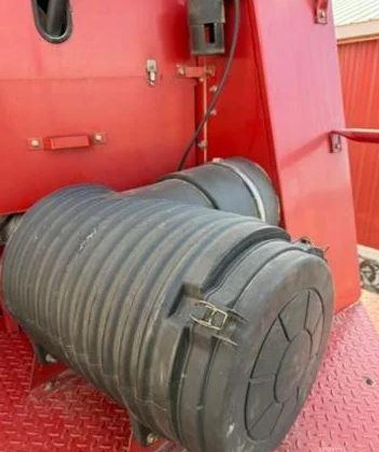Used 2006 CASE IH 2377 Combine