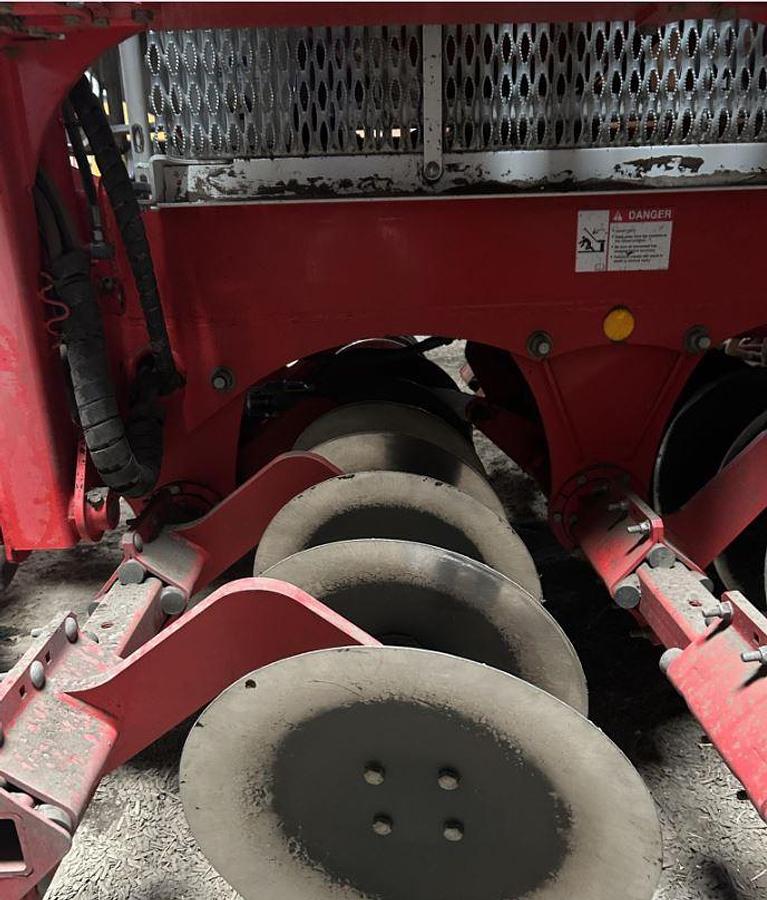 Used 2024 Pottinger Terrasem V 8000 D Z Air Seeder