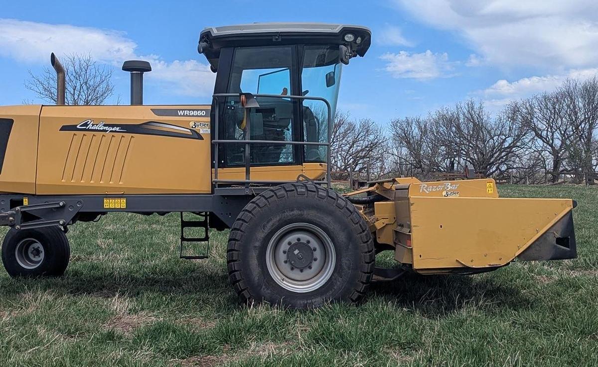 Used 2015 Challenger WR9860 Self-Propelled Windrower