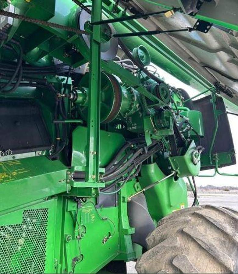 Used 2010 JOHN DEERE 9770 STS